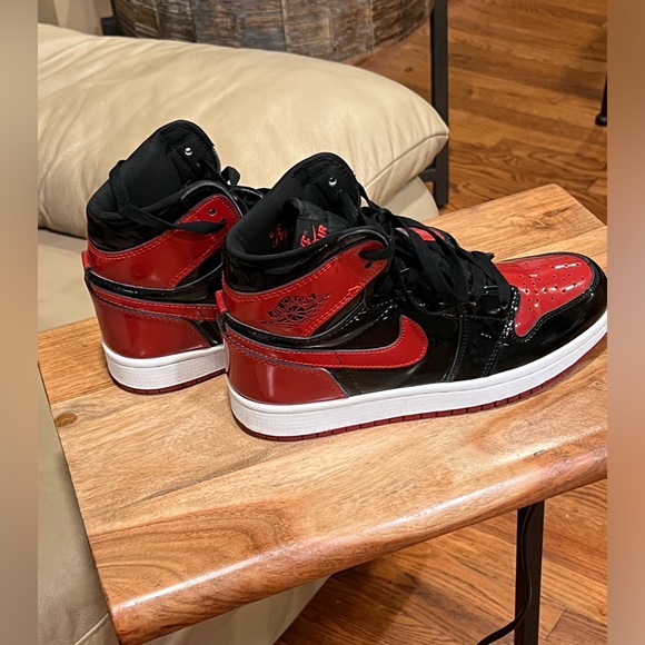 2021 Air Jordan 1 Retro High OG 'Patent Bred - Picture 2 of 6